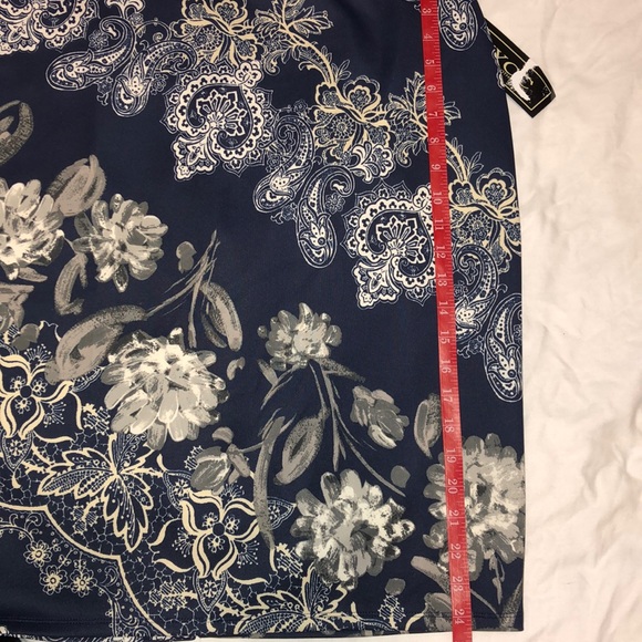 NYCC Pencil Skirt, NWT, Large - Picture 6 of 6